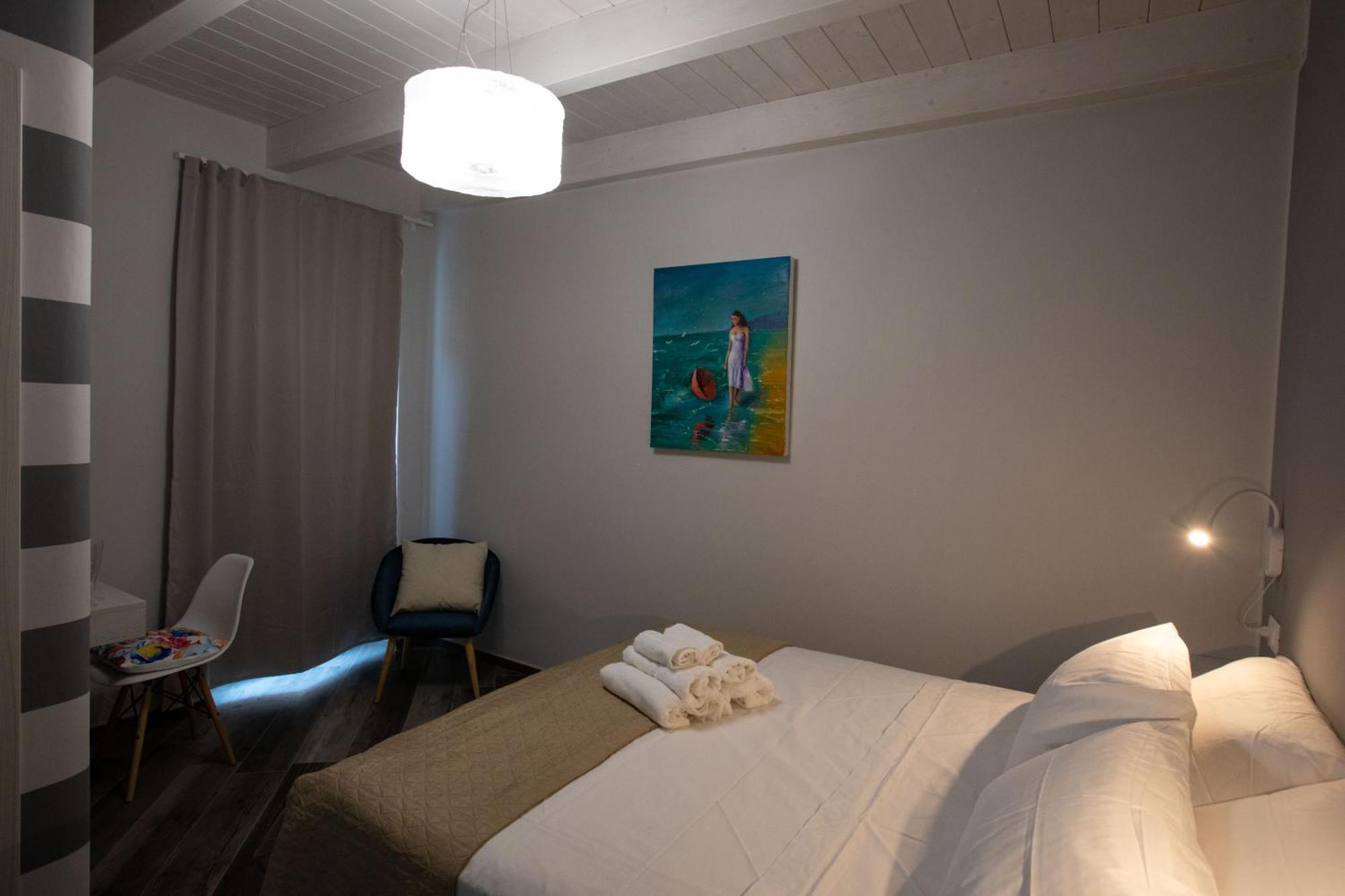 Deluxe Double Room with Balcony,1499704483:JPEG